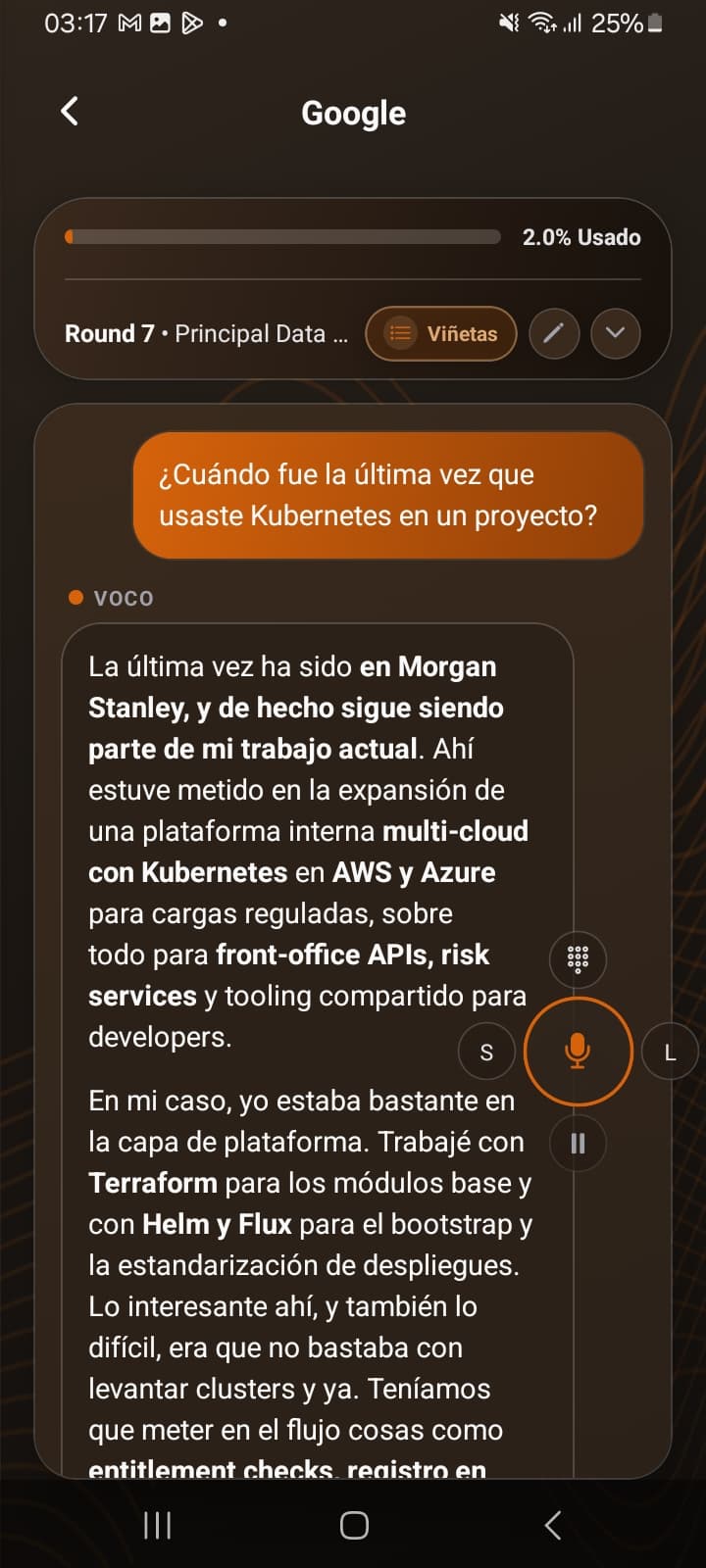 Vista de entrevista en vivo en español — pregunta arriba, respuesta de VOCO debajo en español nativo.